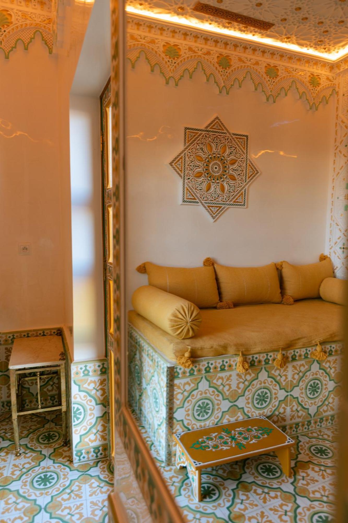 Colorful Traditional Riad W/Views Of Spain Танжер Экстерьер фото