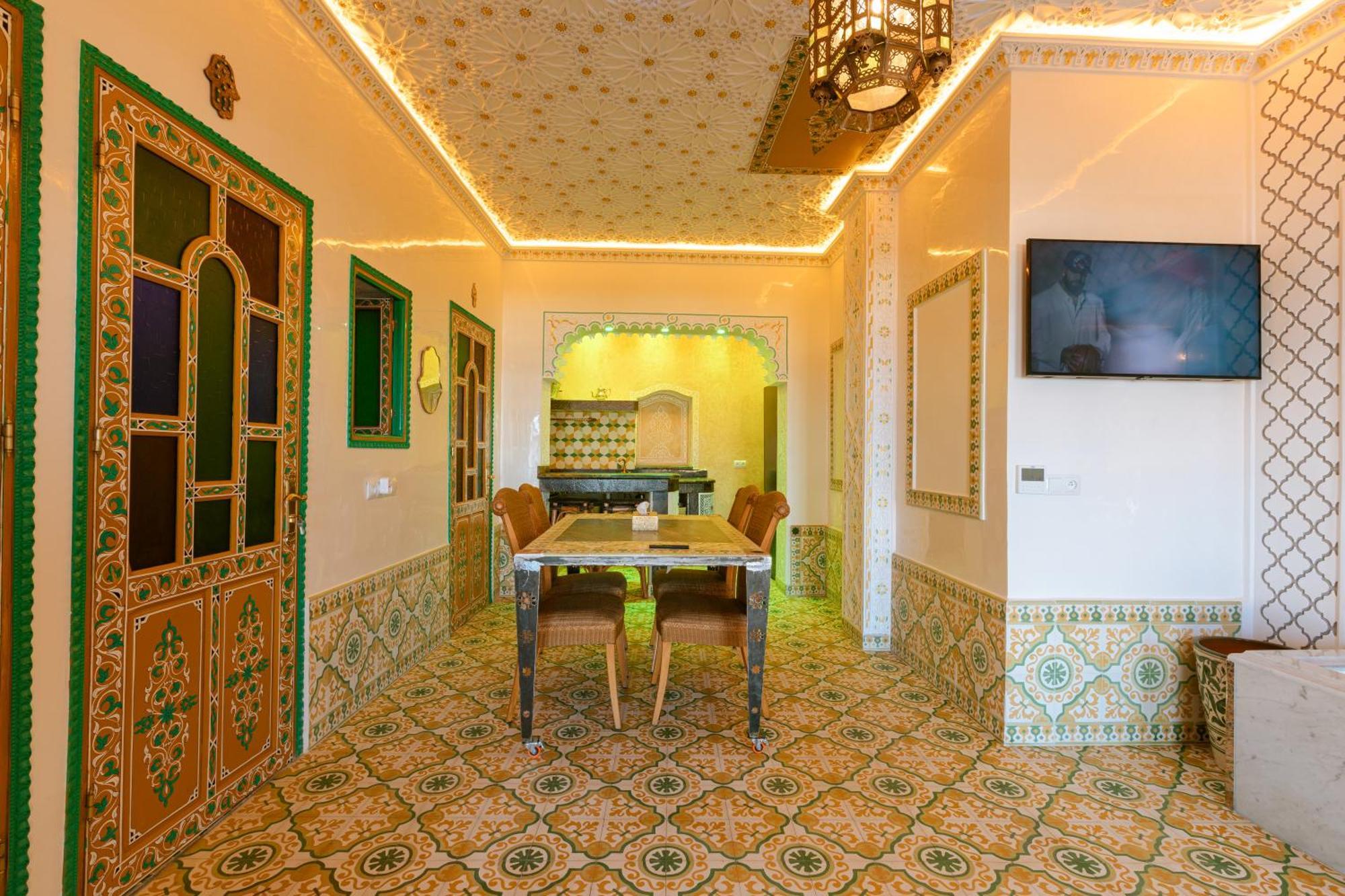 Colorful Traditional Riad W/Views Of Spain Танжер Экстерьер фото