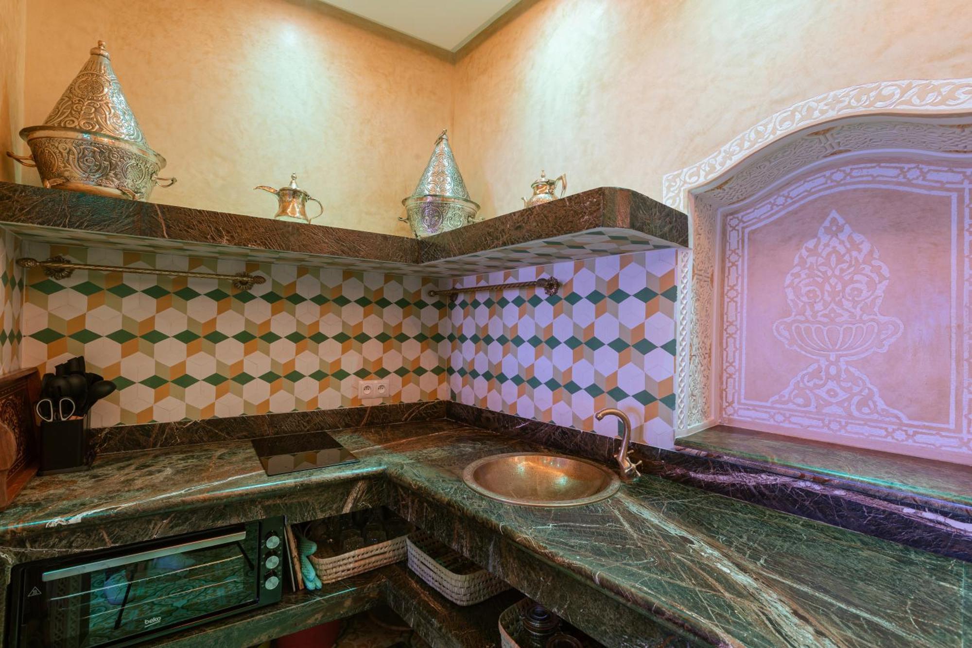 Colorful Traditional Riad W/Views Of Spain Танжер Экстерьер фото