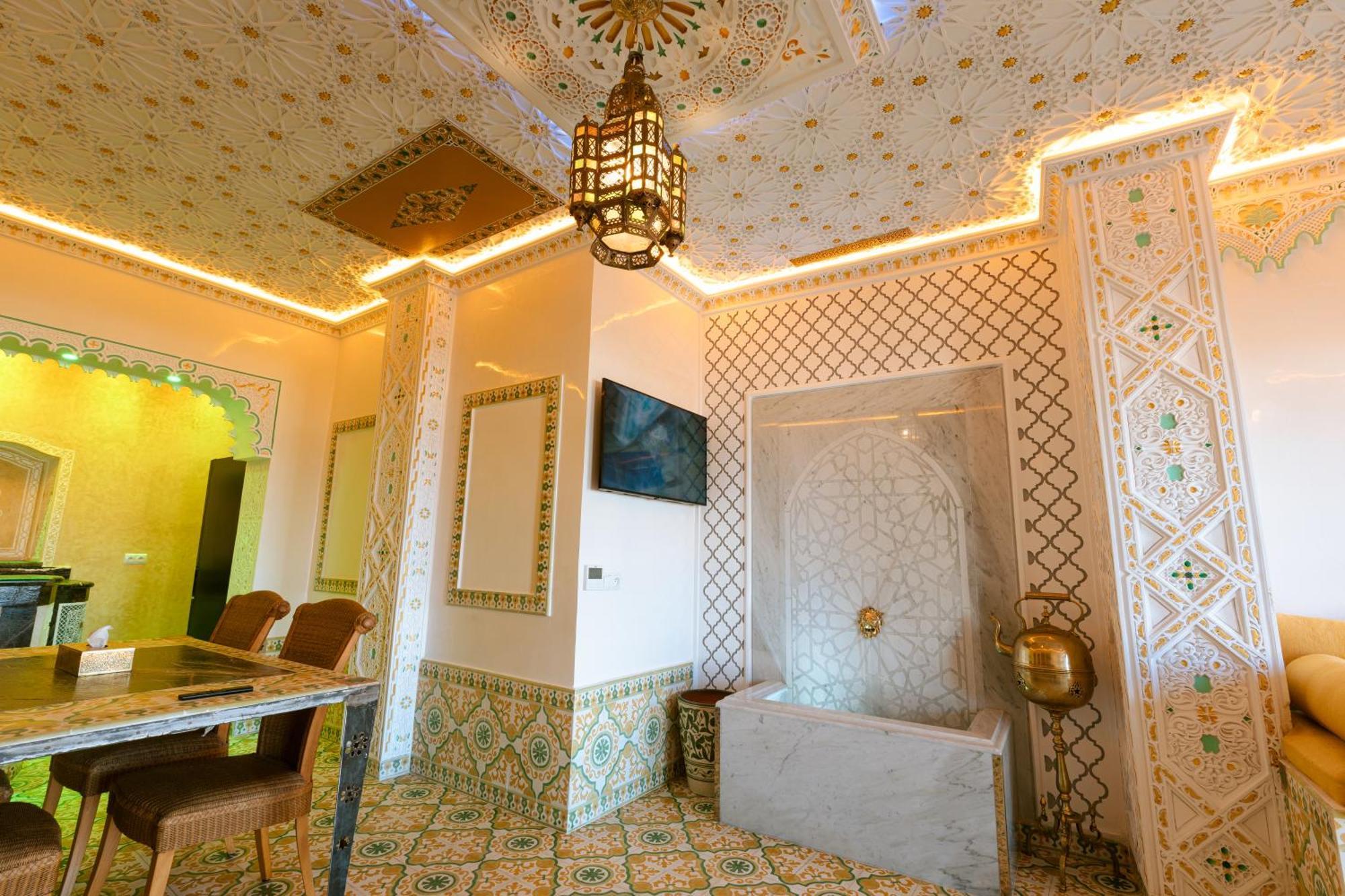 Colorful Traditional Riad W/Views Of Spain Танжер Экстерьер фото