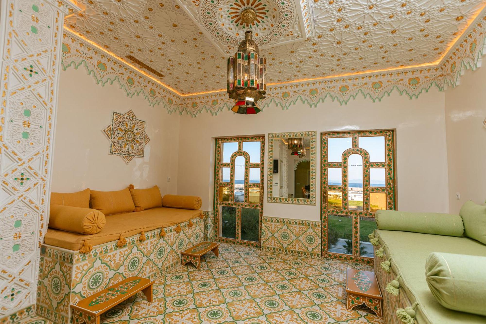 Colorful Traditional Riad W/Views Of Spain Танжер Экстерьер фото