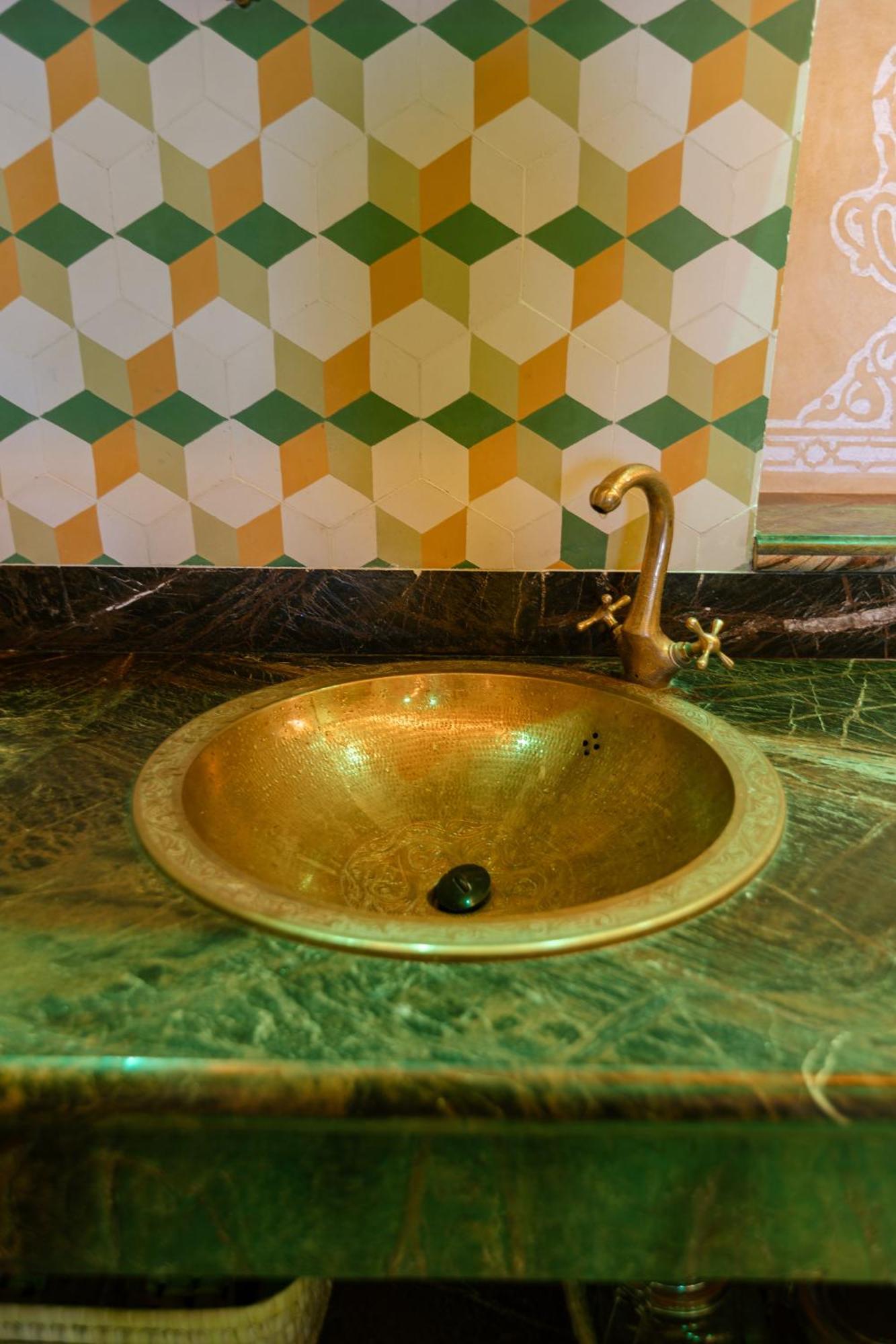 Colorful Traditional Riad W/Views Of Spain Танжер Экстерьер фото