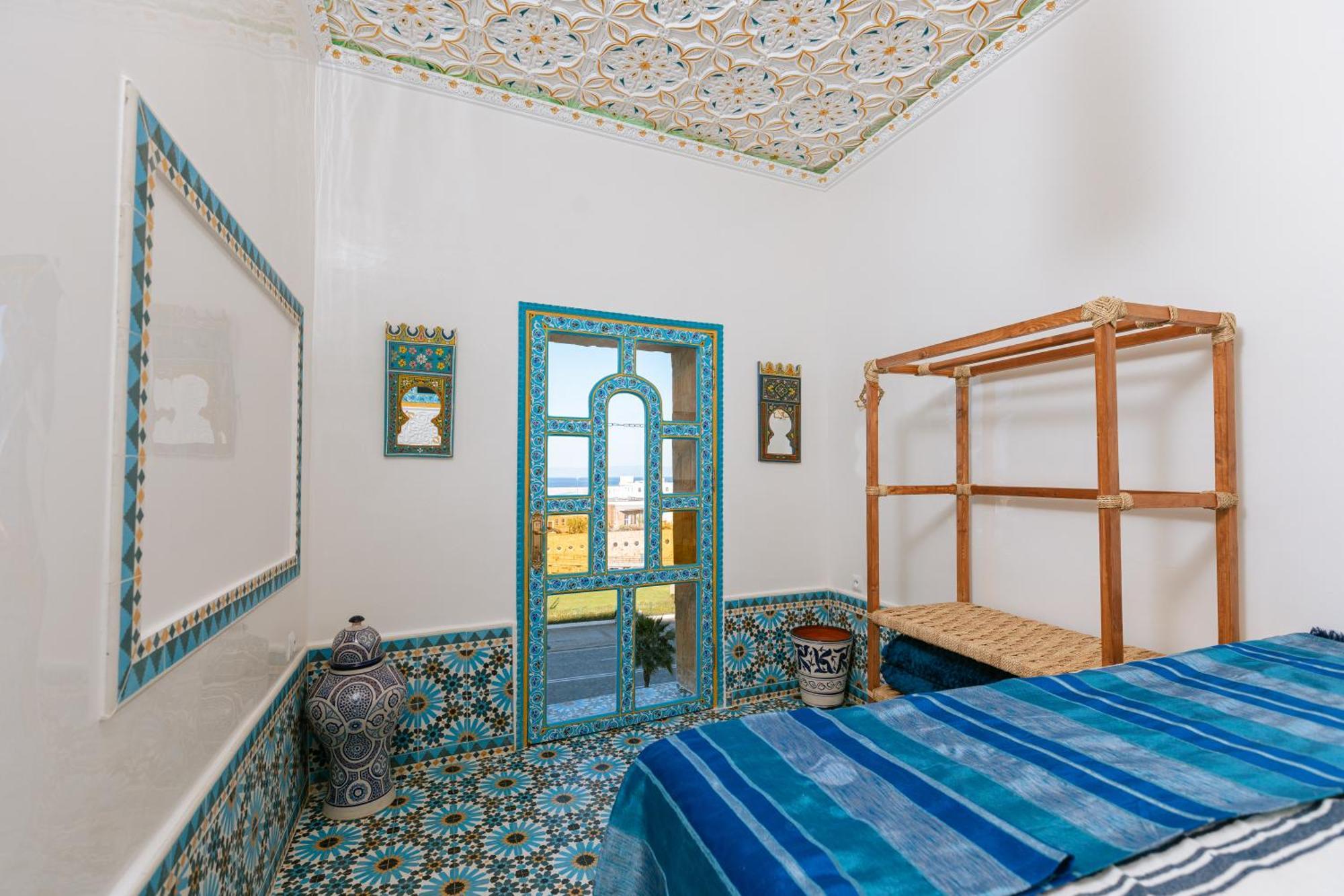 Colorful Traditional Riad W/Views Of Spain Танжер Экстерьер фото