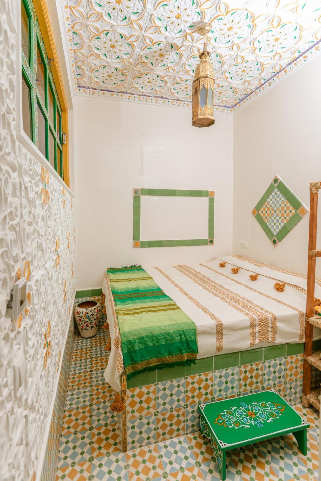 Colorful Traditional Riad W/Views Of Spain Танжер Экстерьер фото